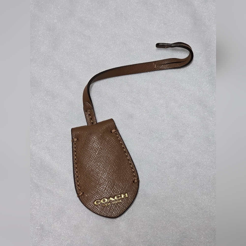 🦋Coach Leather Gold Plated Keychain